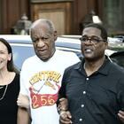 Bill Cosby torna libero: annullata la condanna per violenza sessuale. «Non ha avuto un giusto processo»