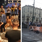 Nudi e incatenati bloccano il ponte di Piazza Vittorio a Torino in pieno centro: il blitz degli ambientalisti e traffico nel caos