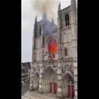 Incendio alla Cattedrale di Nantes in Francia, le immagini delle fiamme