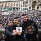 Il Volo a Milano in piazza Duomo: «Festeggiamo dieci anni di musica e amicizia»