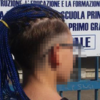 Napoli, 13enne cacciato dalla scuola: «Le treccine blu non sono ammesse»