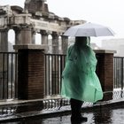 Scuole chiuse a Roma, ira dei presidi: «Solo una pioggerellina»