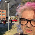Morgan testimone dell'incendio del grattacielo a Milano: le prime immagini con la diretta social. «Una cosa assurda»