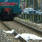 Tragedia in stazione: donna travolta e uccisa dal treno, aveva 45 anni
