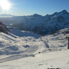 Muore sciatore in Valle d'Aosta. Altri due gravi a Cervinia e Courmayeur, tra cui in 13enne