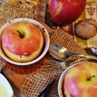 Natale, il trucco delle mele contro le abbuffate. Il nutrizionista: «Si mangia la metà senza accorgersene». La dieta veloce di Santo Stefano