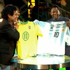 Pelé ricorda Maradona: «E' passata una settimana, ti amo di più, Diego»