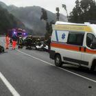 Cuneo, si fermano per soccorrere un'auto in panne e vengono falciati da un suv: 2 morti e 4 feriti