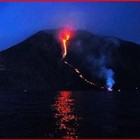 Stromboli, nella notte nuova eruzione con colate di lava fino al mare