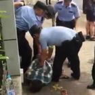 Shanghai, uomo accoltella e uccide 2 bambini davanti a una scuola elementare