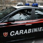 Roma, insulta e prende a pugni i carabinieri: