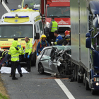 Tragico schianto, Mercedes sotto il Tir: l'automobilista muore, A4 chiusa