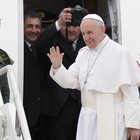 Voli papali insostenibili per tv e giornali latinoamericani, costi esagerati e fioccano le lamentele