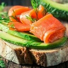 Dieta del salmone, quando mangiarlo e con cosa: così combatte anche l'invecchiamento della pelle
