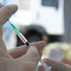Coronavirus, il vaccino cinese pronto entro il prossimo novembre: «Progressi rapidi»
