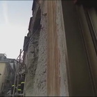 Napoli, forte esplosione in centro: crolla un muro al quinto piano di un palazzo ai Quartieri Spagnoli