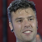 Fedez “stronca” il romanticismo di Stefano De Martino: ecco la risposta del rapper