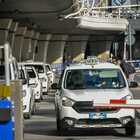 Aeroporto di Fiumicino, «i taxi scartano i clienti». I conducenti rifiutano le corse brevi