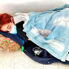 Morta a 22 anni di Covid dopo ore di attesa per il ricovero: la madre pubblica le foto mentre aspetta un posto sdraiata a terra