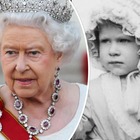 Regina Elisabetta, compleanno con le immagini inedite da bambina e gli auguri di Kate Middleton. Meghan Markle delude