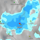 Bomba d'acqua su Roma, pioggia intensa e allerta gialla nel Lazio: le previsioni per la giornata