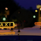Taxi, la notte è un problema: «Il 42% delle chiamate è senza risposta»