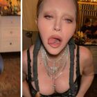 Madonna, twerking in lingerie su TikTok. I fan sotto choc: «Ma cosa le sta succedendo?»