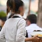 Cameriera gentile chiama "tesoro" il marito della cliente: il messaggio choc scritto sullo scontrino al ristorante