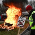 Francia in tilt per la protesta contro il caro carburante