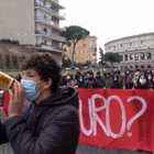 Riapertura scuole, la protesta del liceo Cavour di Roma a pochi passi dal Colosseo
