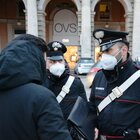 Roma, «Vi infetto con l'Hiv». Stalker condominiale terrorizzava i vicini
