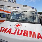 Napoli, ambulanza presa a calci