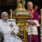 Napoli, il Papa al clero: «Chi chiacchiera è un terrorista». Si scioglie il sangue di San Gennaro