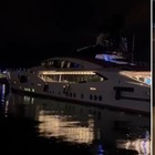 Oligarchi russi, sequestrati in Italia maxy-yacht e immobili: anche la villa da 17 milioni di Usmanov ad Arzachena