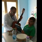 Tommy, il ragazzino down che sogna di incontrare Totti: il video dall'ospedale commuove il web