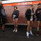 Milano, in mutande sulla metro per il flash mob