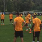 Roma-Liverpool: giallorossi a Trigoria con maglia Forza Sean