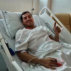 Iker Casillas, ricovero d'urgenza in ospedale: «Infarto al miocardio». Poi twitta: tutto bene