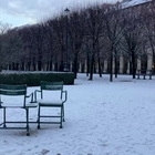 Parigi sotto la neve: gioia dei turisti, disagi per i residenti