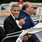 George Clooney e lo zaino con i milioni per 14 amici «Mi hanno aiutato»