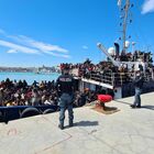 Migranti, la nave delle Ong finita agli scafisti: i pm di Catania aprono un’inchiesta