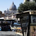Racket bancarelle a Roma, la rete Tredicine: «Decideva per il Campidoglio»