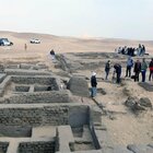 Egitto, scoperte cinque tombe a Saqqara: hanno almeno 4 mila anni