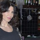 Carmen Di Pietro, gaffe sui tutorial casalinghi: “è pericolosissimo”. Guardate come sbrina un freezer