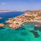 Santo Stefano, Covid nel resort in Sardegna: 26 positivi, gli altri potranno lasciare l'isola