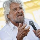 Beppe Grillo: «Troppi anziani al potere, vanno spediti su un'isola a fumare sigari»