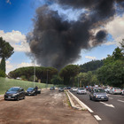 Roma, vasto incendio sulla via Olimpica