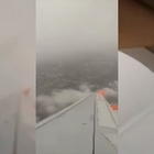 Fulmine colpisce aereo, terrore sul volo Milano-Napoli