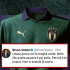 La Nazionale gioca con la maglia verde, è polemica. Bruno Vespa: «Non si svende la storia»