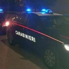 Uomo di 31 anni ucciso nel Casertano. Il cadavere in una pozza di sangue nel cortile di casa: «Forse una lite familiare»
